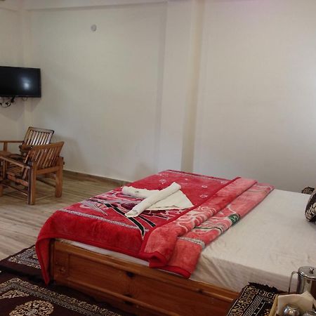 Akash Hills Hotel Manāli Extérieur photo