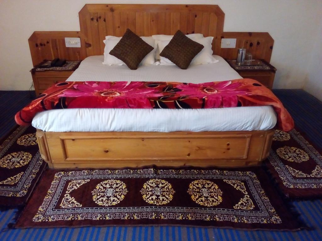 Akash Hills Hotel Manāli Extérieur photo