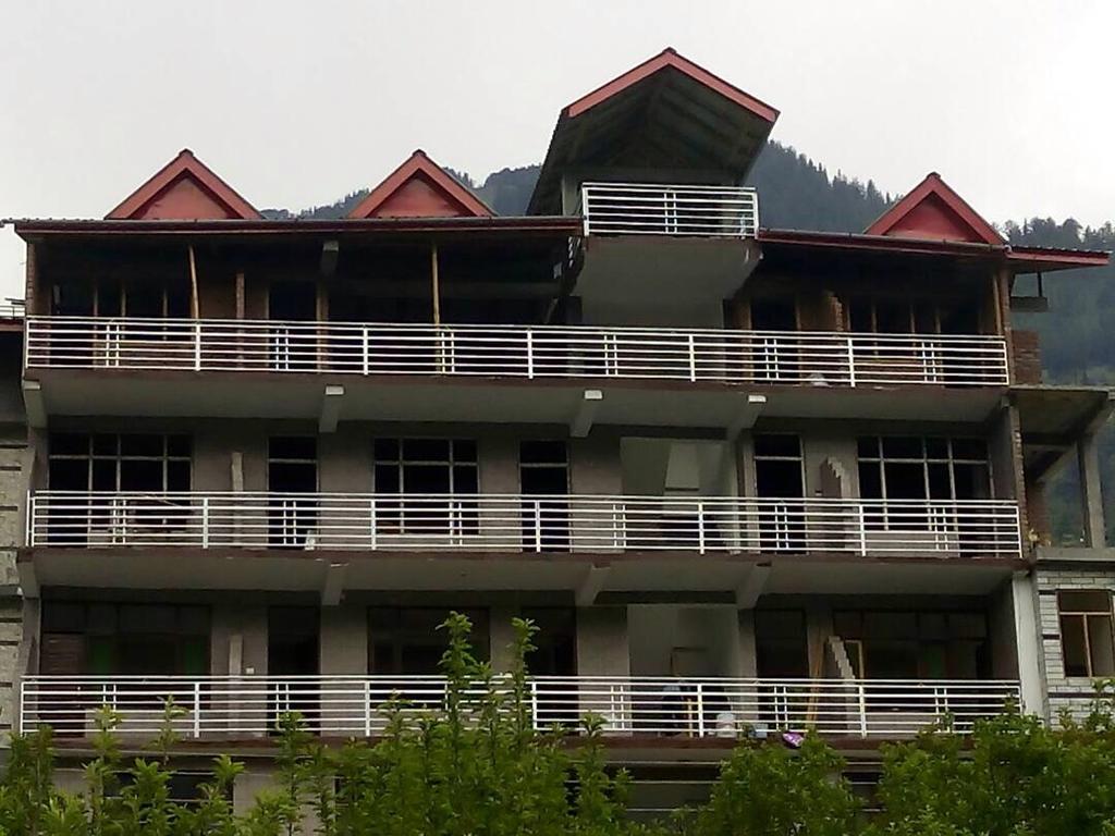 Akash Hills Hotel Manāli Extérieur photo
