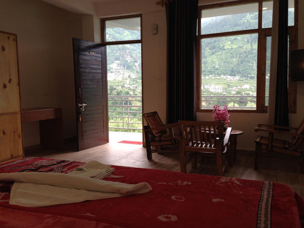 Akash Hills Hotel Manāli Extérieur photo